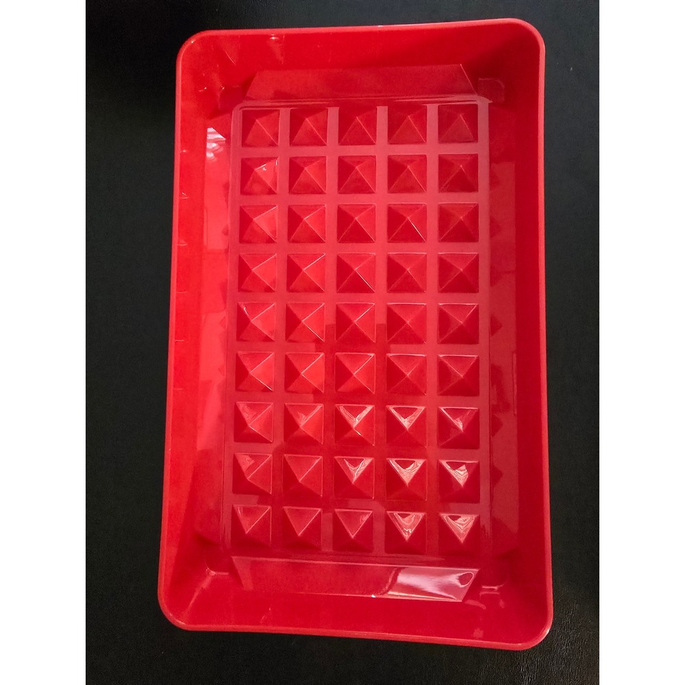 Tupperware Hot Dog Keeper with White/clear Lid